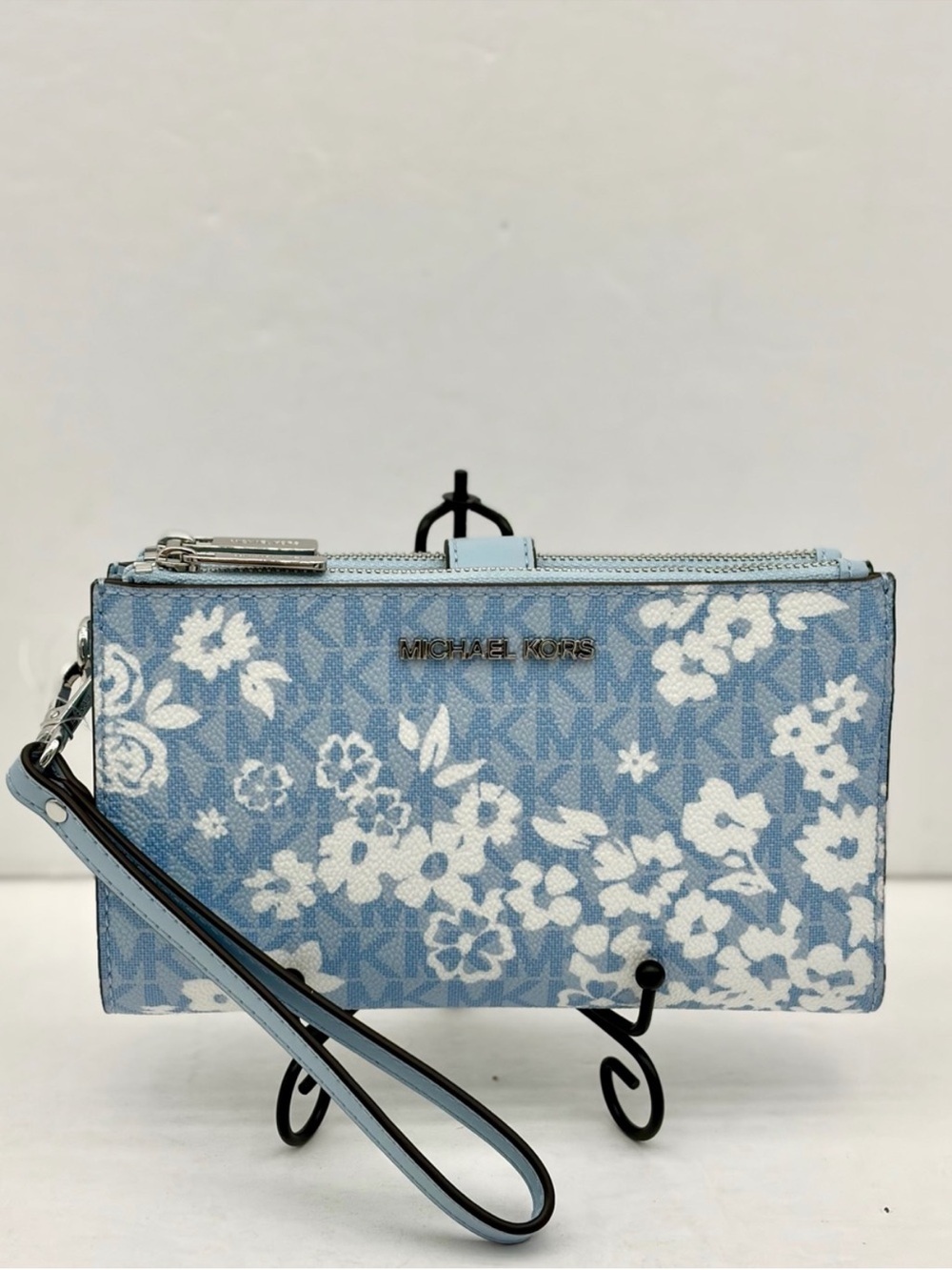MICHAEL KORS JST Lg Double Zip Printed Sign Logo Wristlet
Wallet